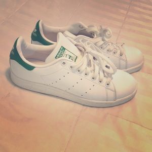 Women's Adias Stan Smith sneakers